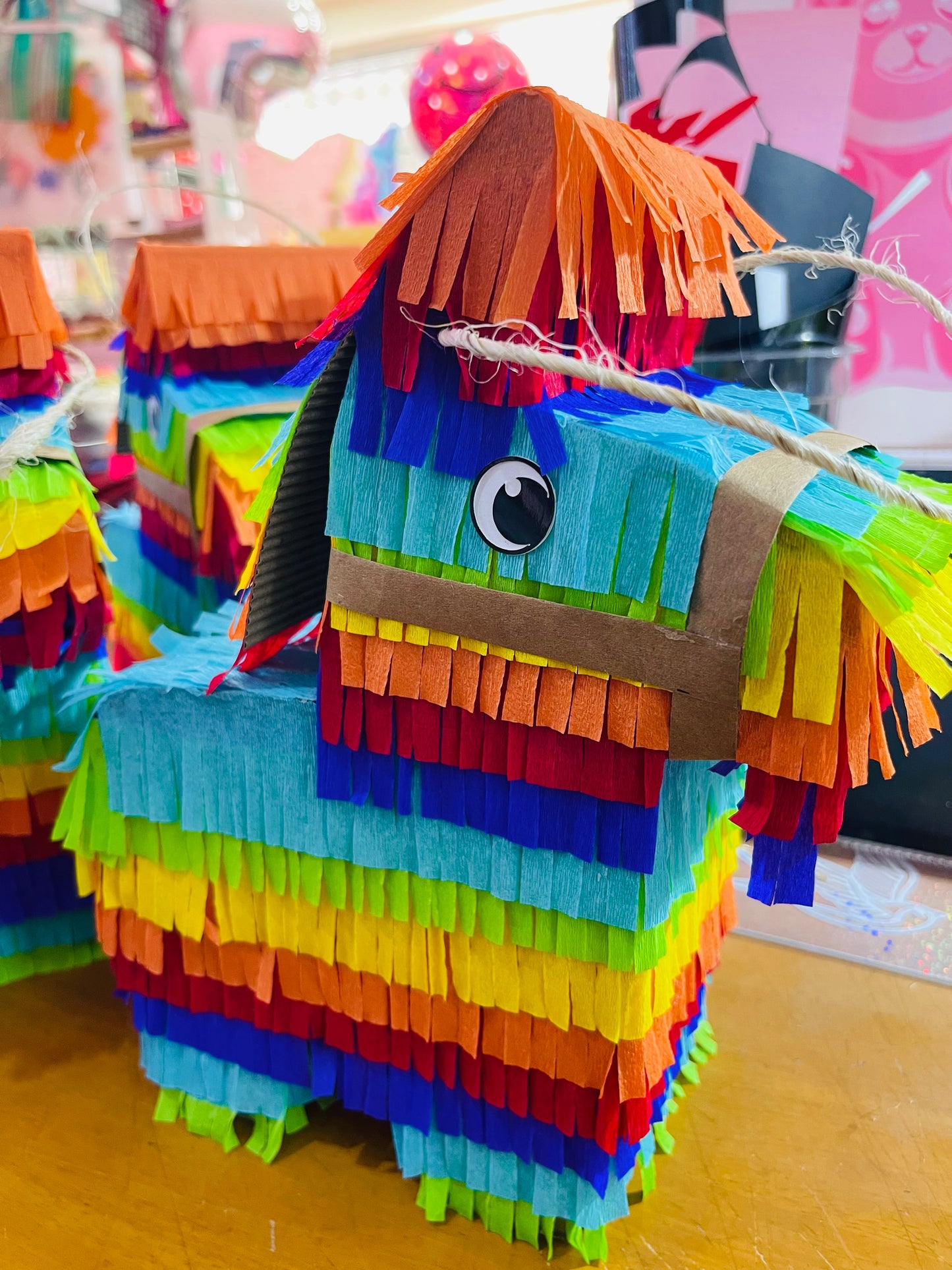 Set de piñatas Burrito Arcoíris.